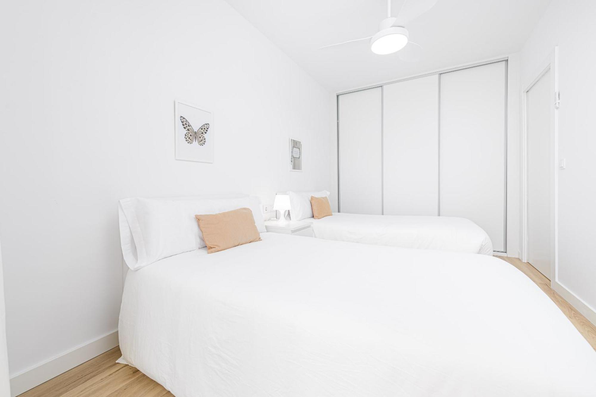 Amazing Carihuela View & Parking Appartement Torremolinos Buitenkant foto