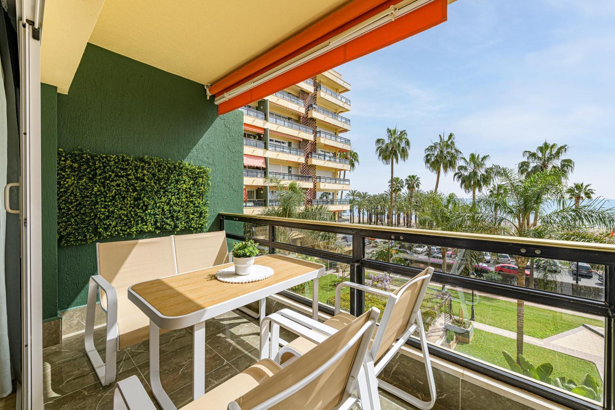 Amazing Carihuela View & Parking Appartement Torremolinos Buitenkant foto