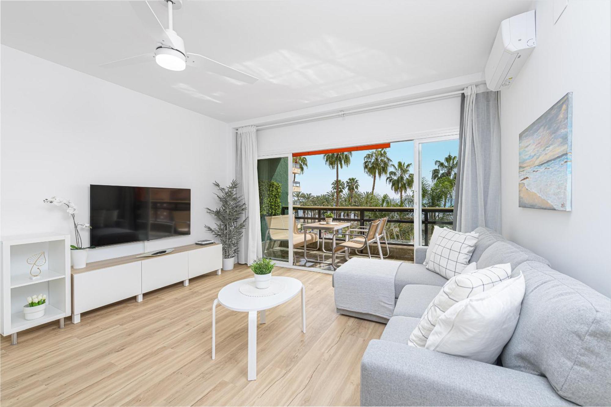 Amazing Carihuela View & Parking Appartement Torremolinos Buitenkant foto